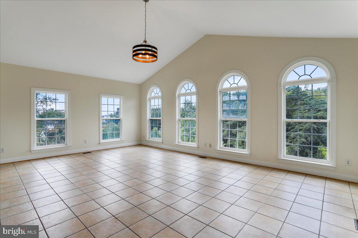 RIVERSIDE ON THE POTOMAC - Residential