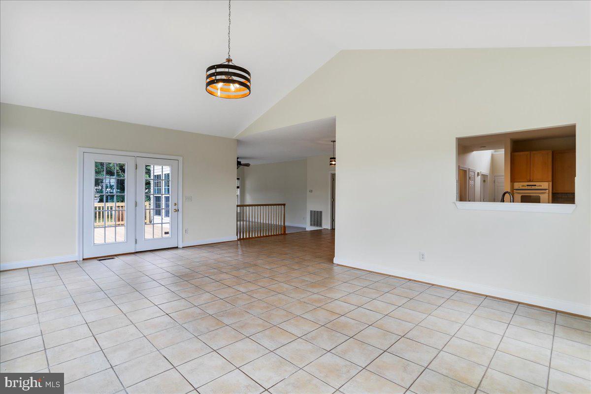 RIVERSIDE ON THE POTOMAC - Residential