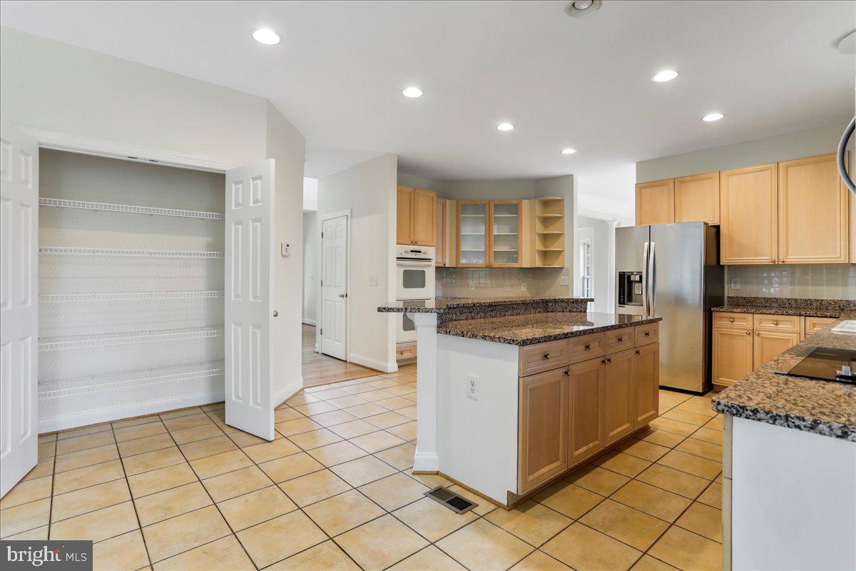 RIVERSIDE ON THE POTOMAC - Residential