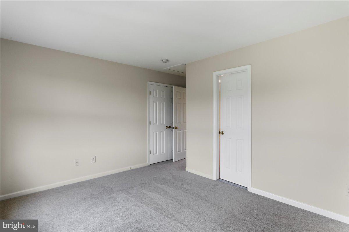 RIVERSIDE ON THE POTOMAC - Residential