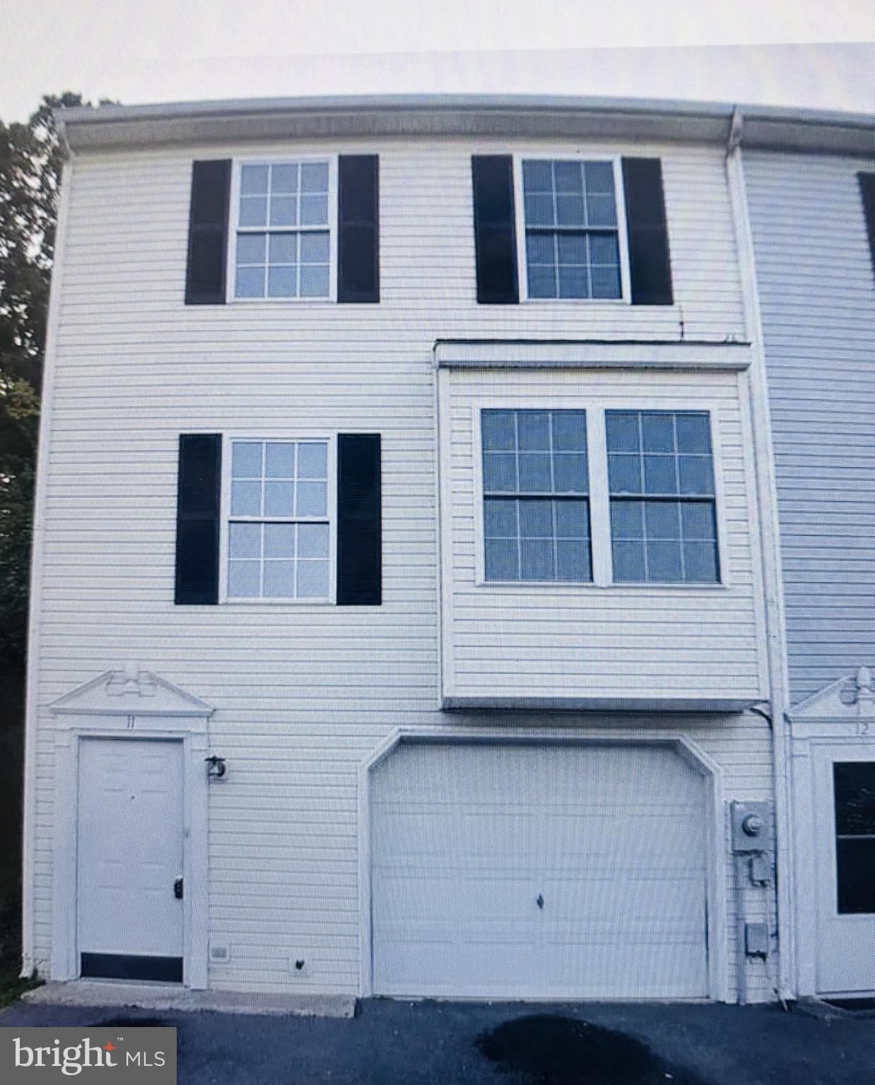 HEDGESVILLE HILLS - Residential Lease