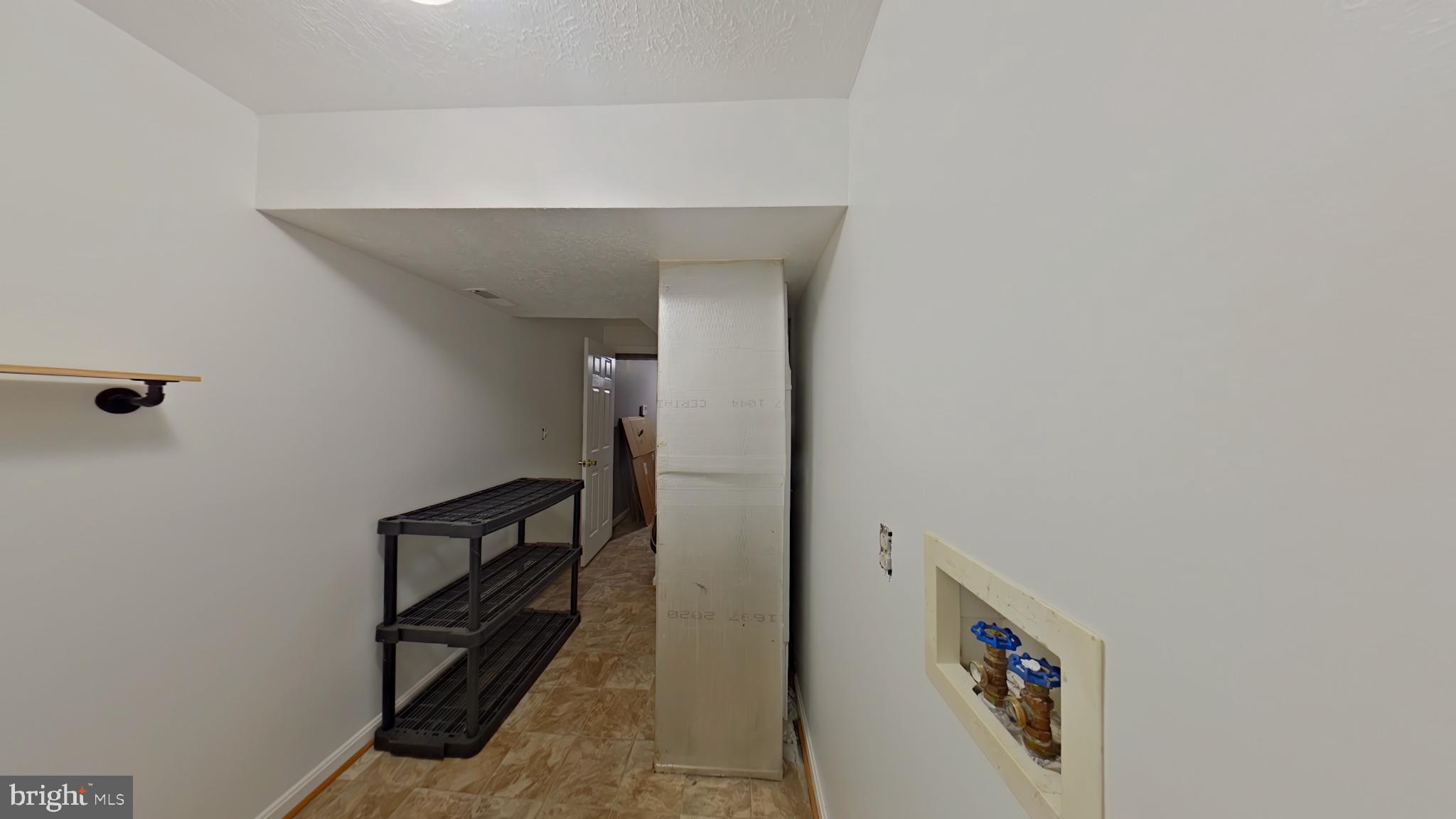 HEDGESVILLE HILLS - Residential Lease