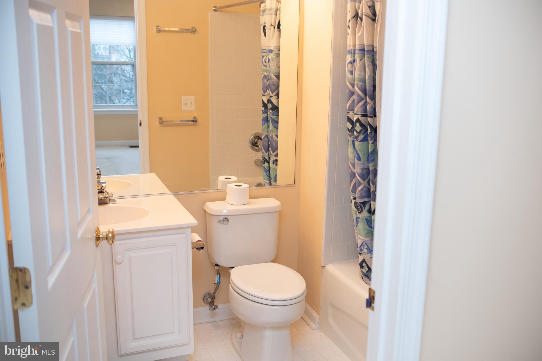 OLD TOWN VILLAGE - Residential Lease