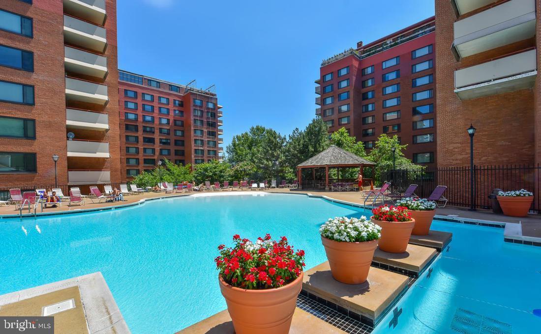 RIVER PLACE WEST - Residential Lease