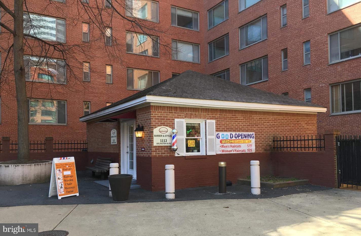 RIVER PLACE WEST - Residential Lease