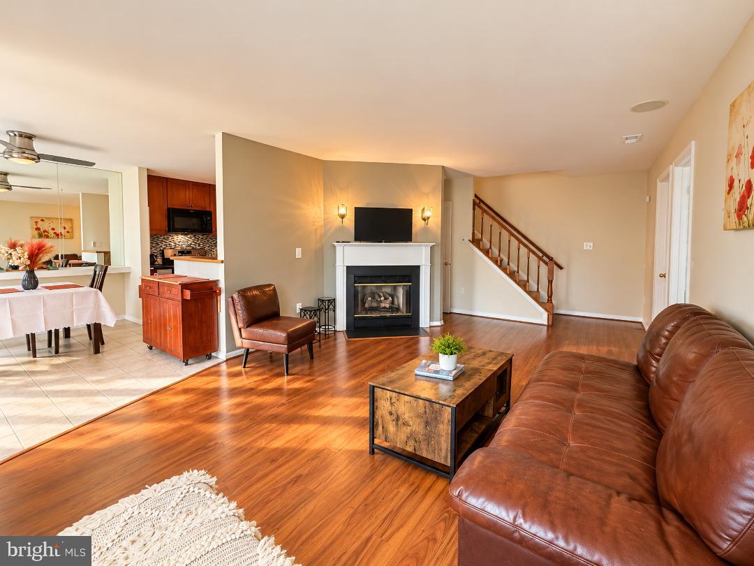 419 STEEPLECHASE COURT