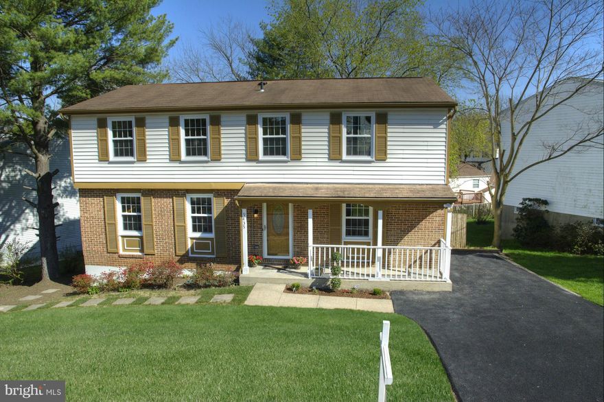 Must See Exclnt Locaton Cldsc No Quick fixes butifuly done head to toe renovtion Prstgious Woodson HS Pyramid walk to shopping & Schools New wndows New Doors New Drvwy Nw HrdwdFlr New Kitchen Applnces New Grante Cunters Bcksplsh New Wshr-Dryr Cmpltly Rnvtd Huge Master Bth Totly Rnvtd Othr Bths Wet Bar w/backspls All Closet Orgnzrs Mastr Walk-In Clset All New Lght Fxtrs Close to Rt 495,66 Move-in