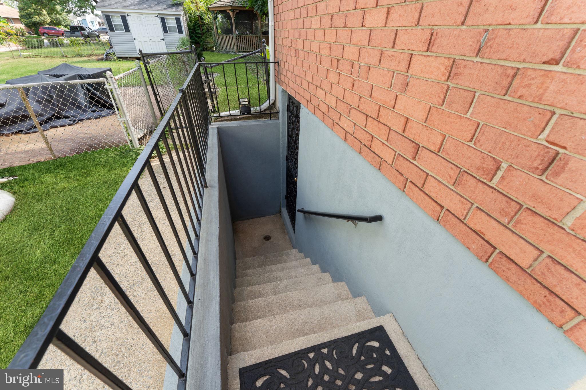 CATONSVILLE MANOR - Residential