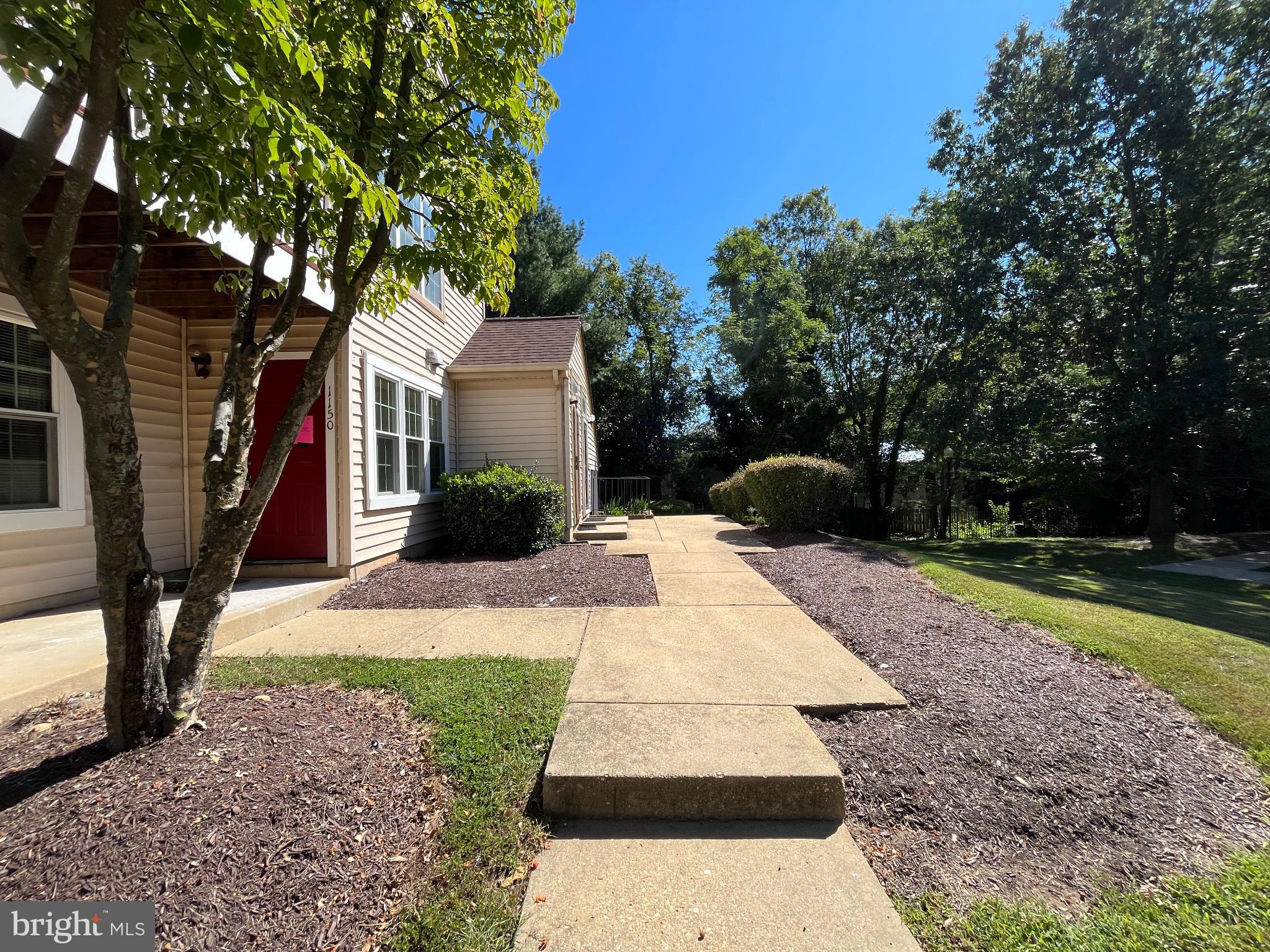 1152 WINDEMERE COURT