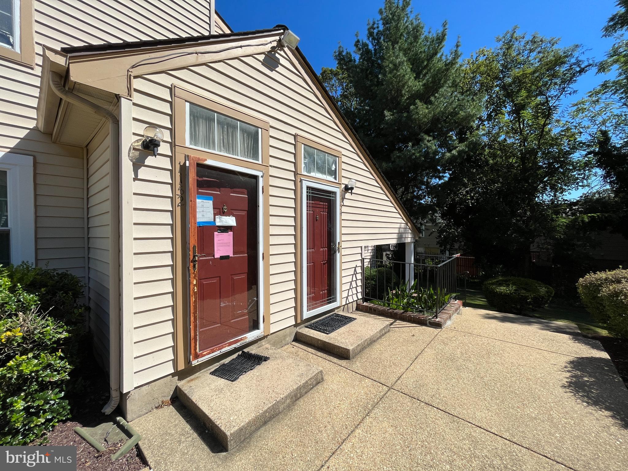 1152 WINDEMERE COURT