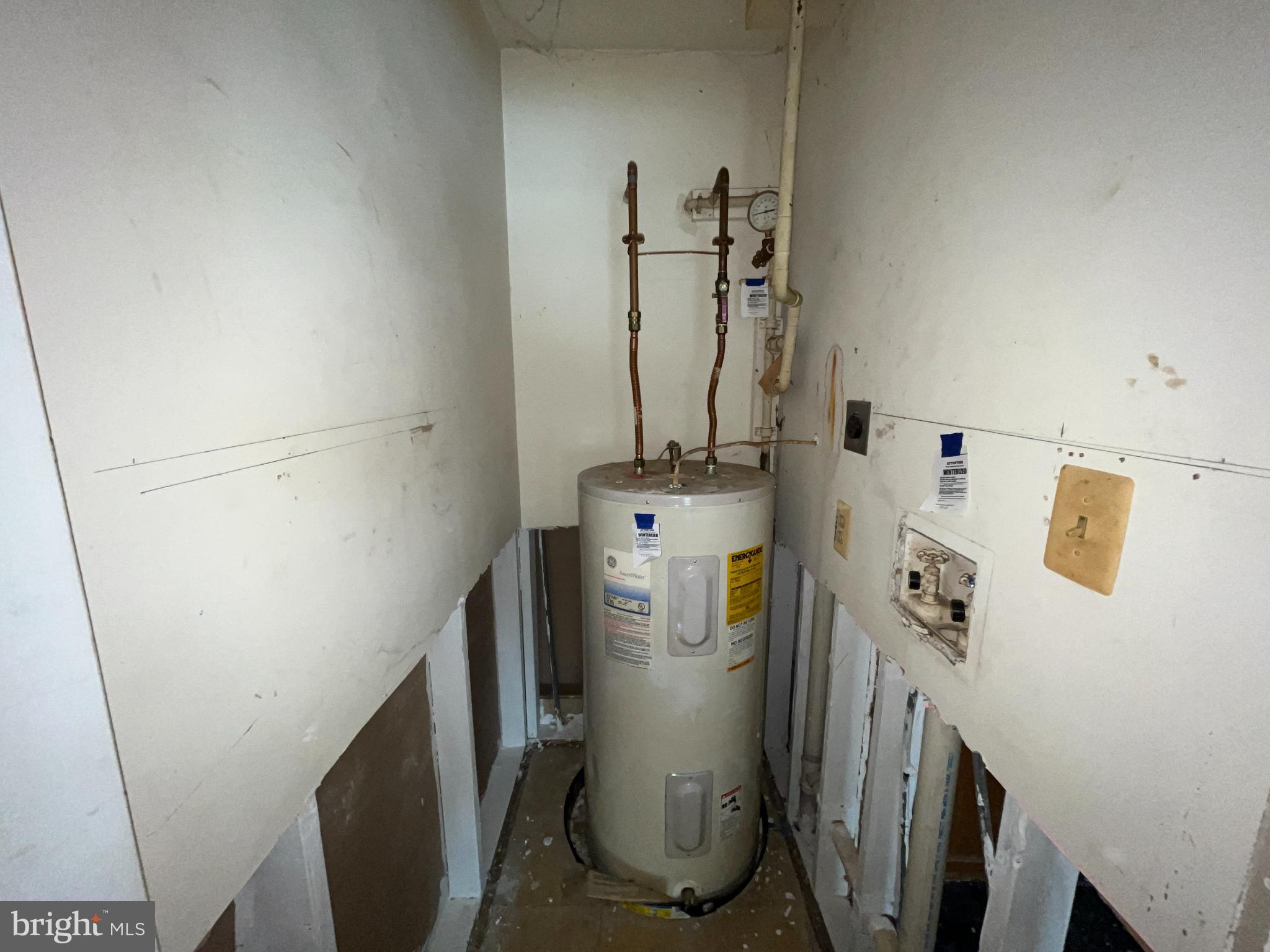 DEVON HILLS CONDO - Residential