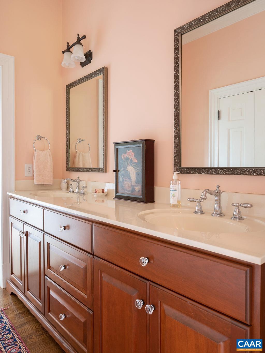 THE ROCKS - Residential