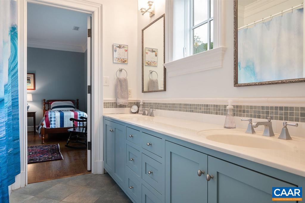 THE ROCKS - Residential