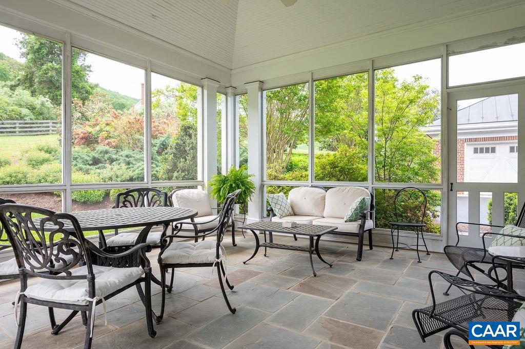 THE ROCKS - Residential