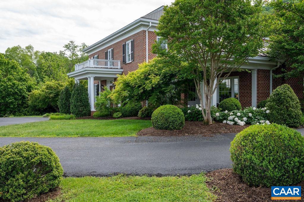 THE ROCKS - Residential