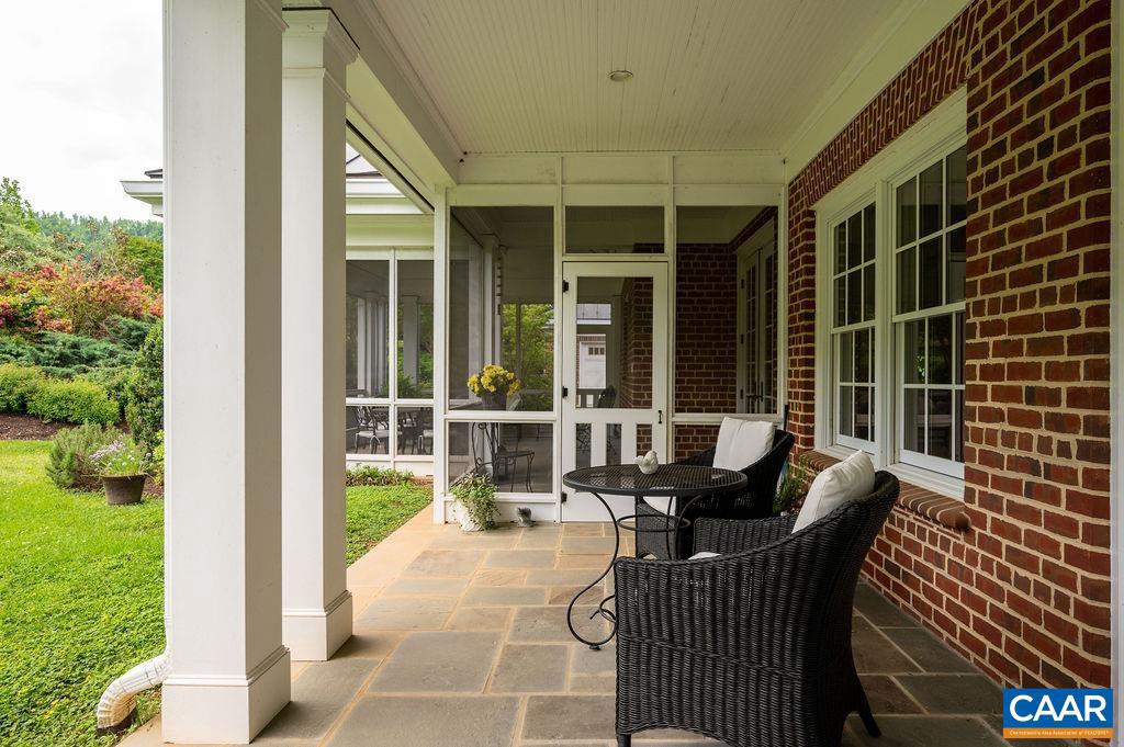 THE ROCKS - Residential