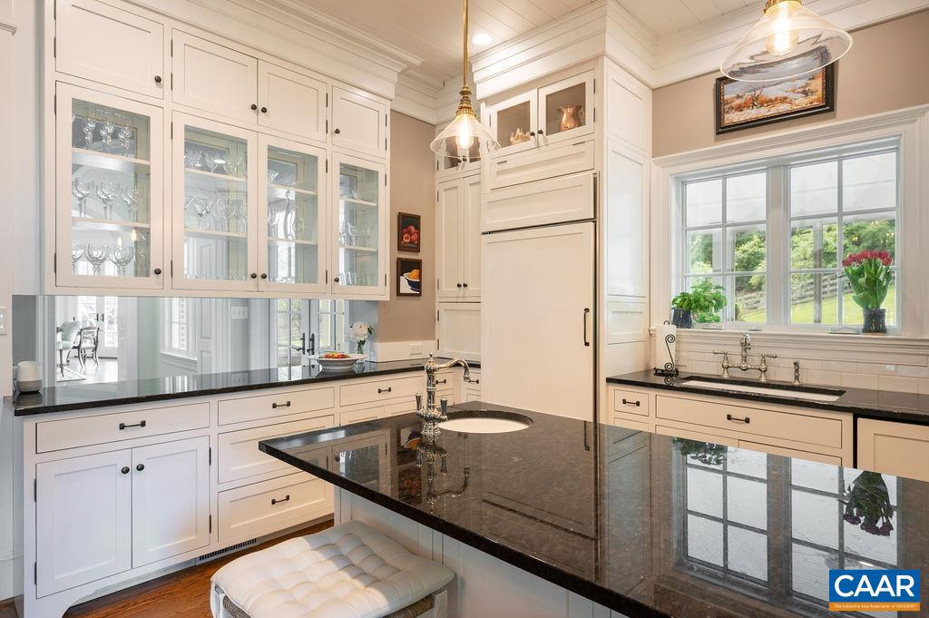 THE ROCKS - Residential