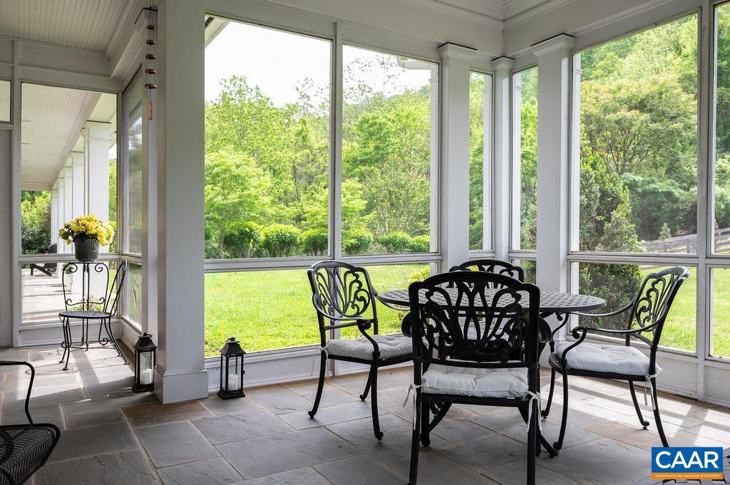 THE ROCKS - Residential