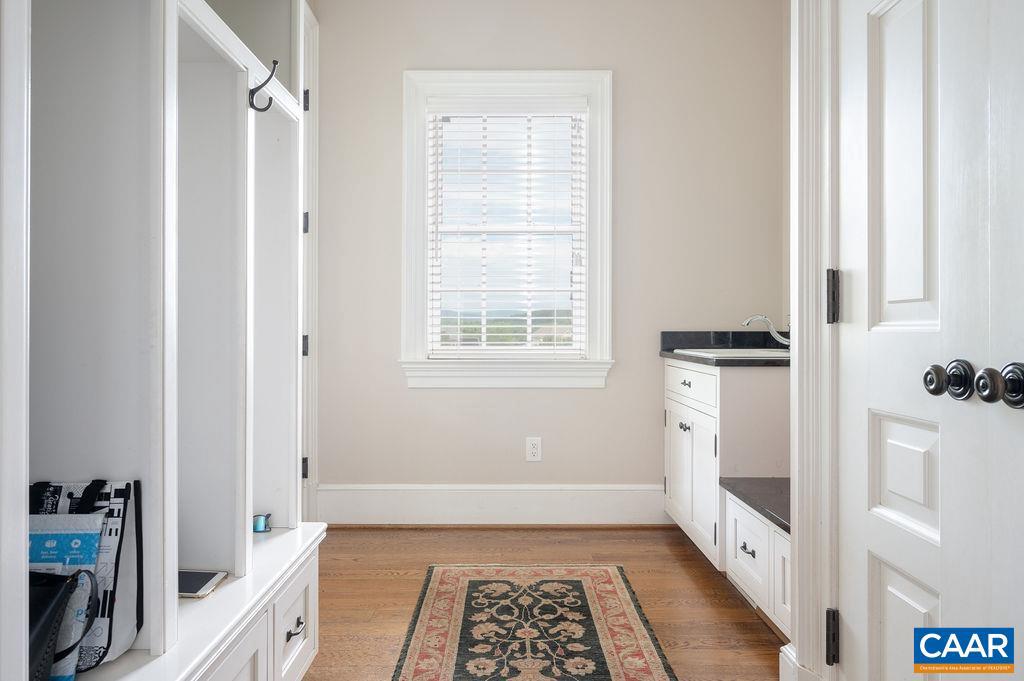 THE ROCKS - Residential