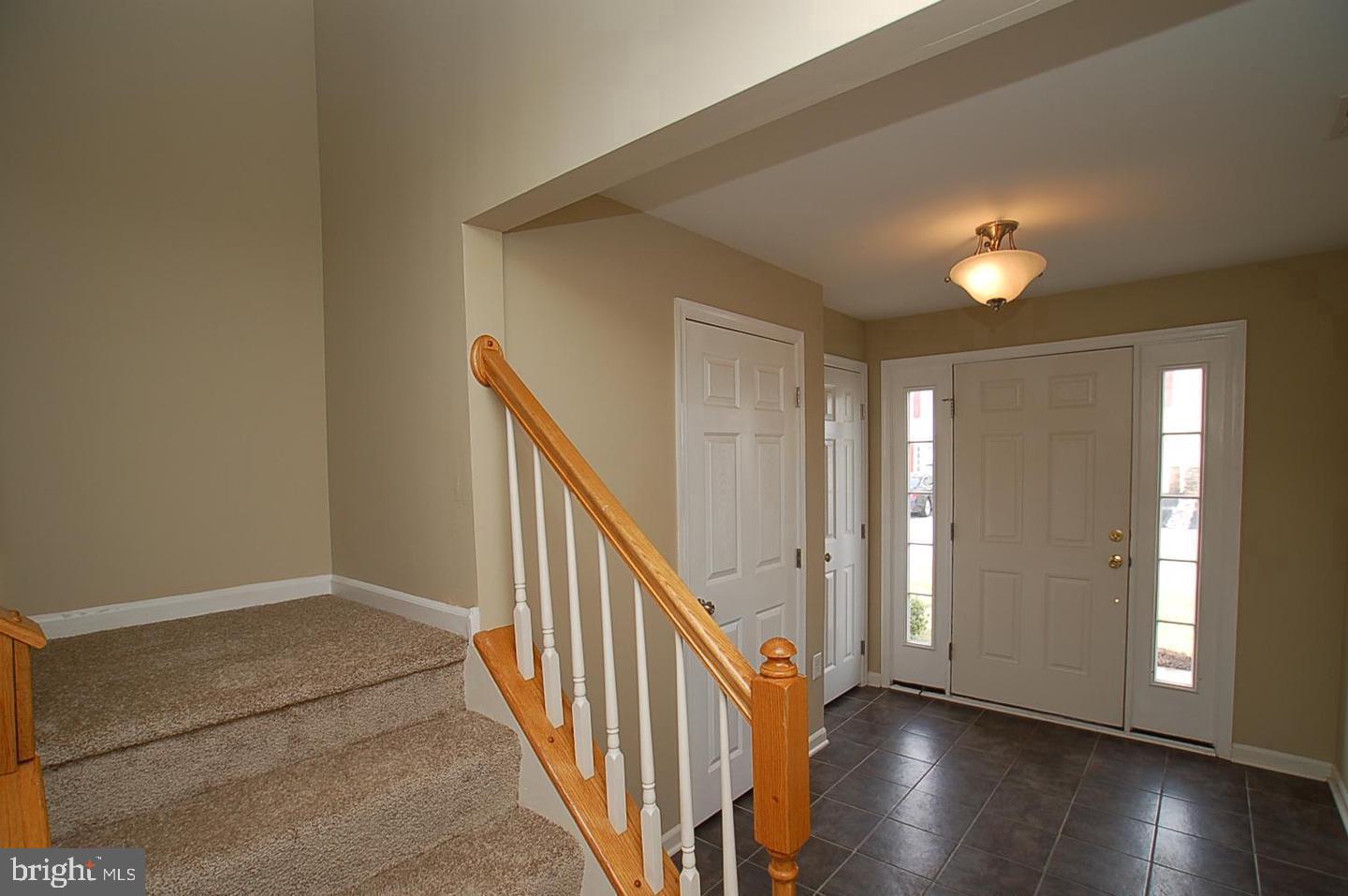 ROUND HILL - Residential