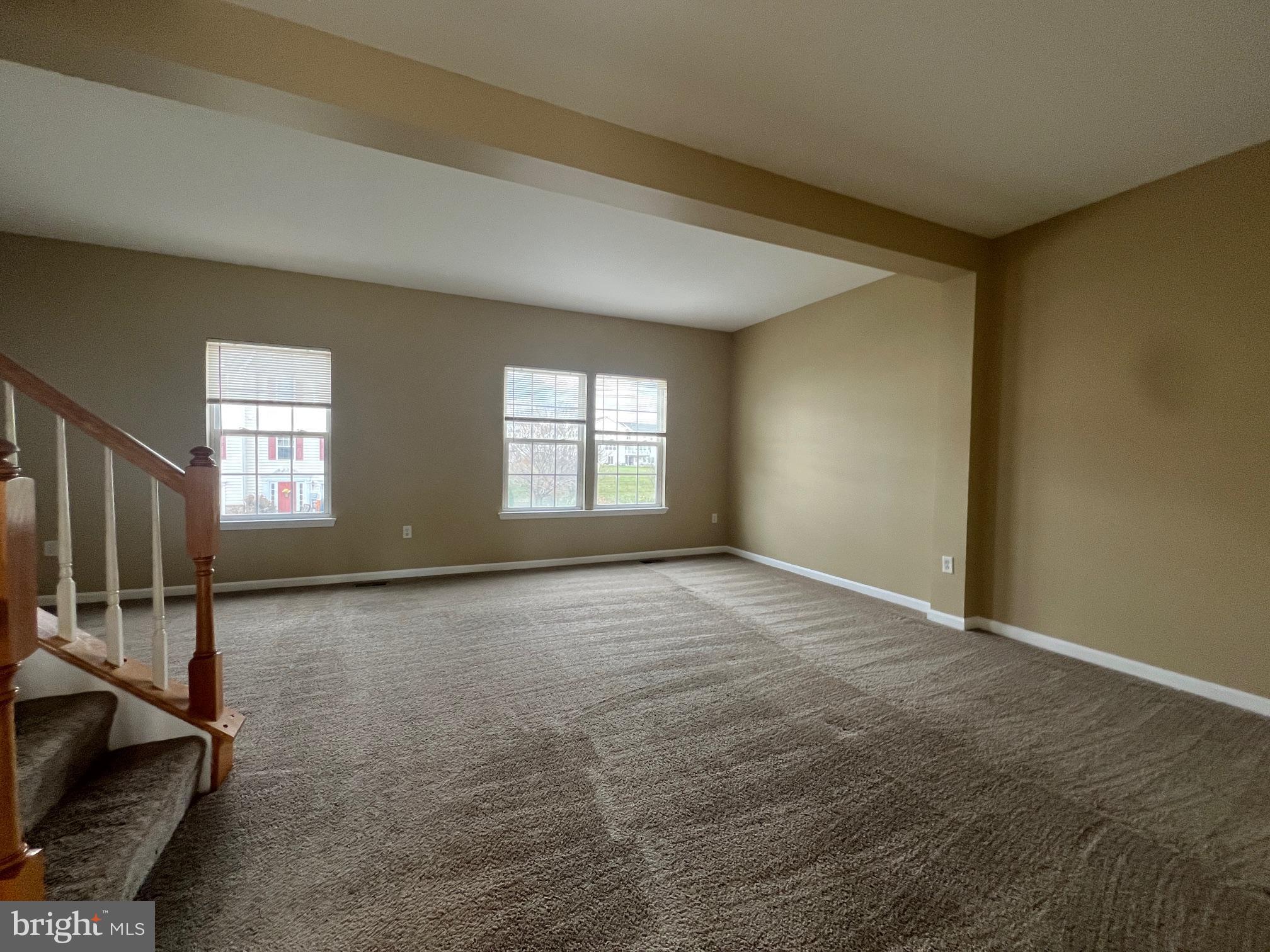 ROUND HILL - Residential