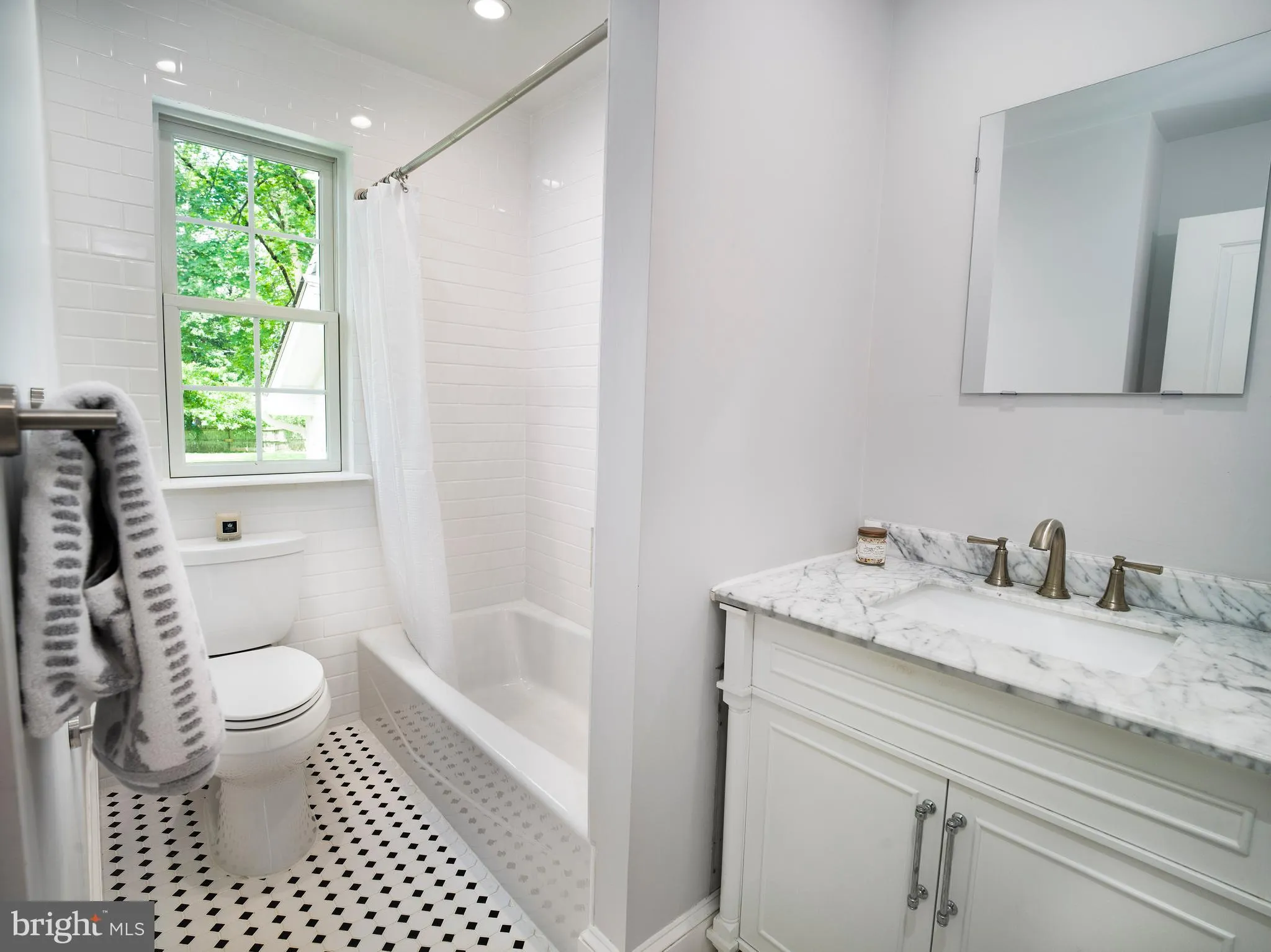 Devon, Pennsylvania 19333, United States, 4 Bedrooms Bedrooms, ,3 BathroomsBathrooms,Residential,Active,155926