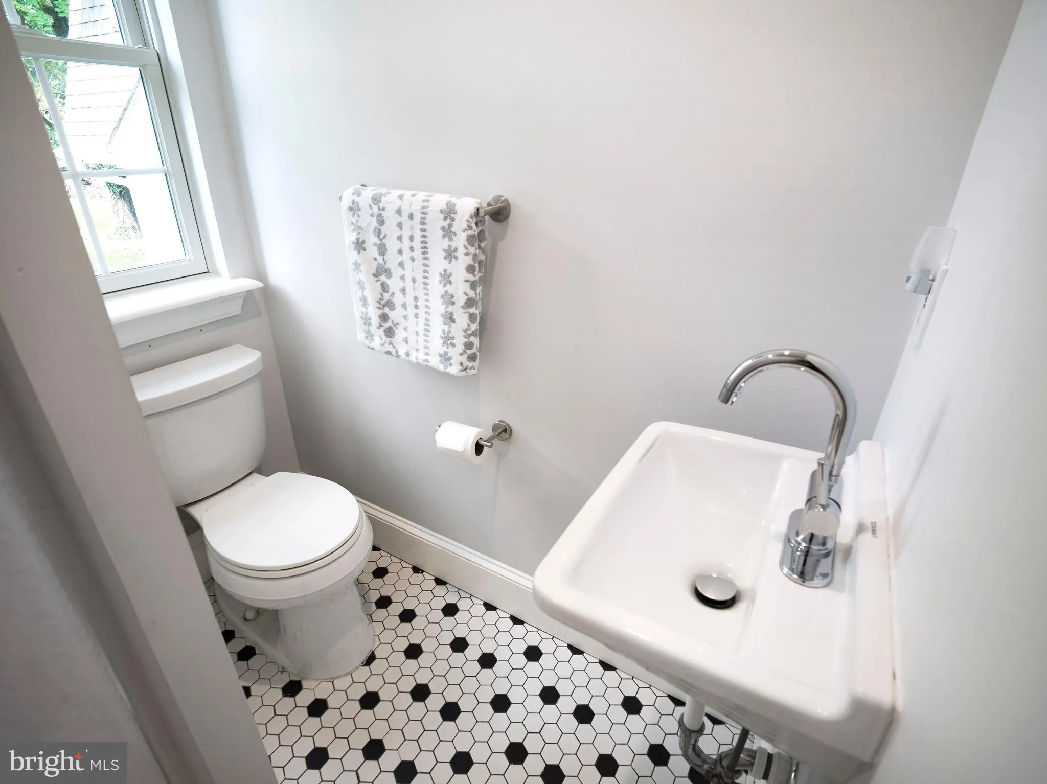 Devon, Pennsylvania 19333, United States, 4 Bedrooms Bedrooms, ,3 BathroomsBathrooms,Residential,Active,155926