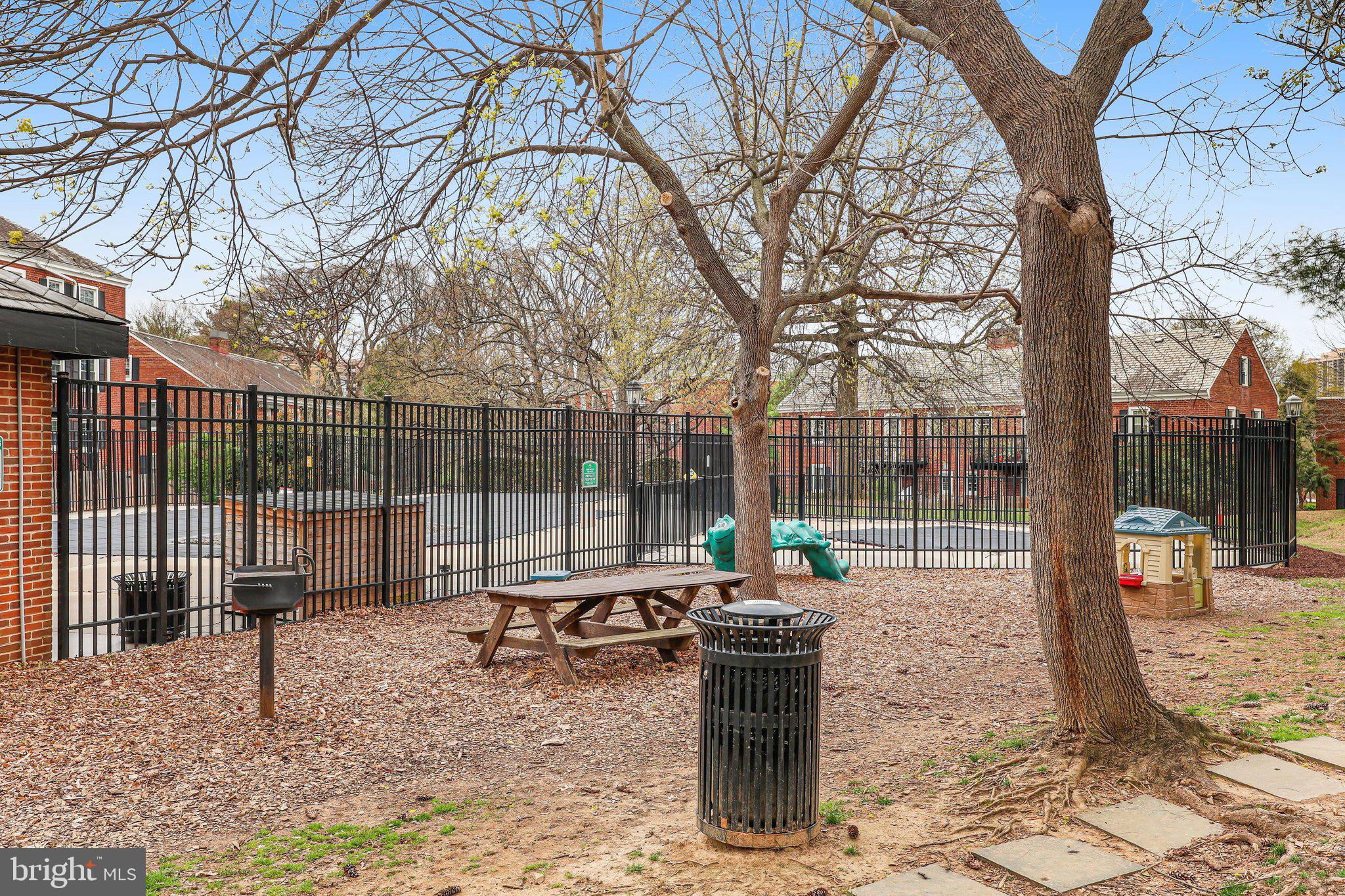 FAIRLINGTON VILLAGES - Residential