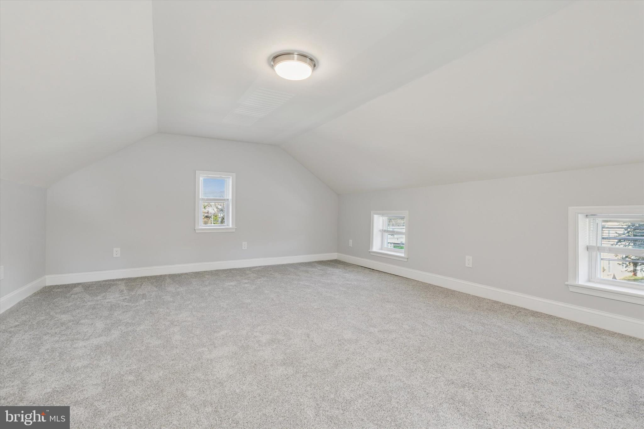 LAFAYETTE HILL - Residential