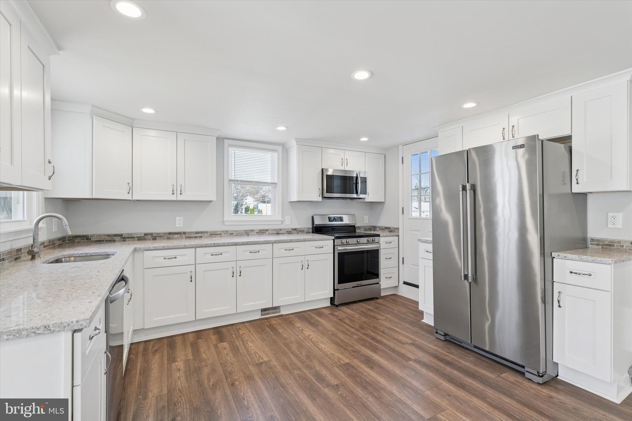 LAFAYETTE HILL - Residential