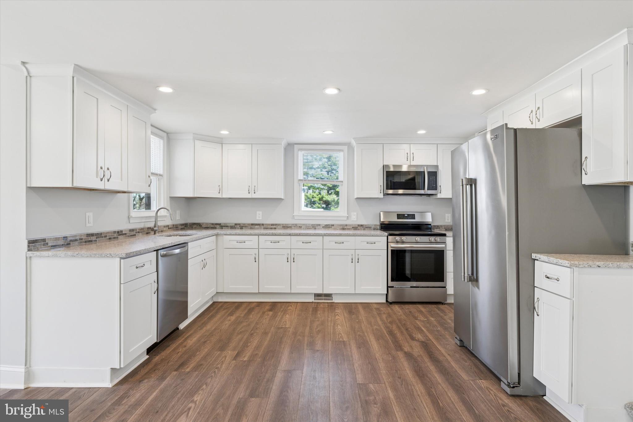 LAFAYETTE HILL - Residential