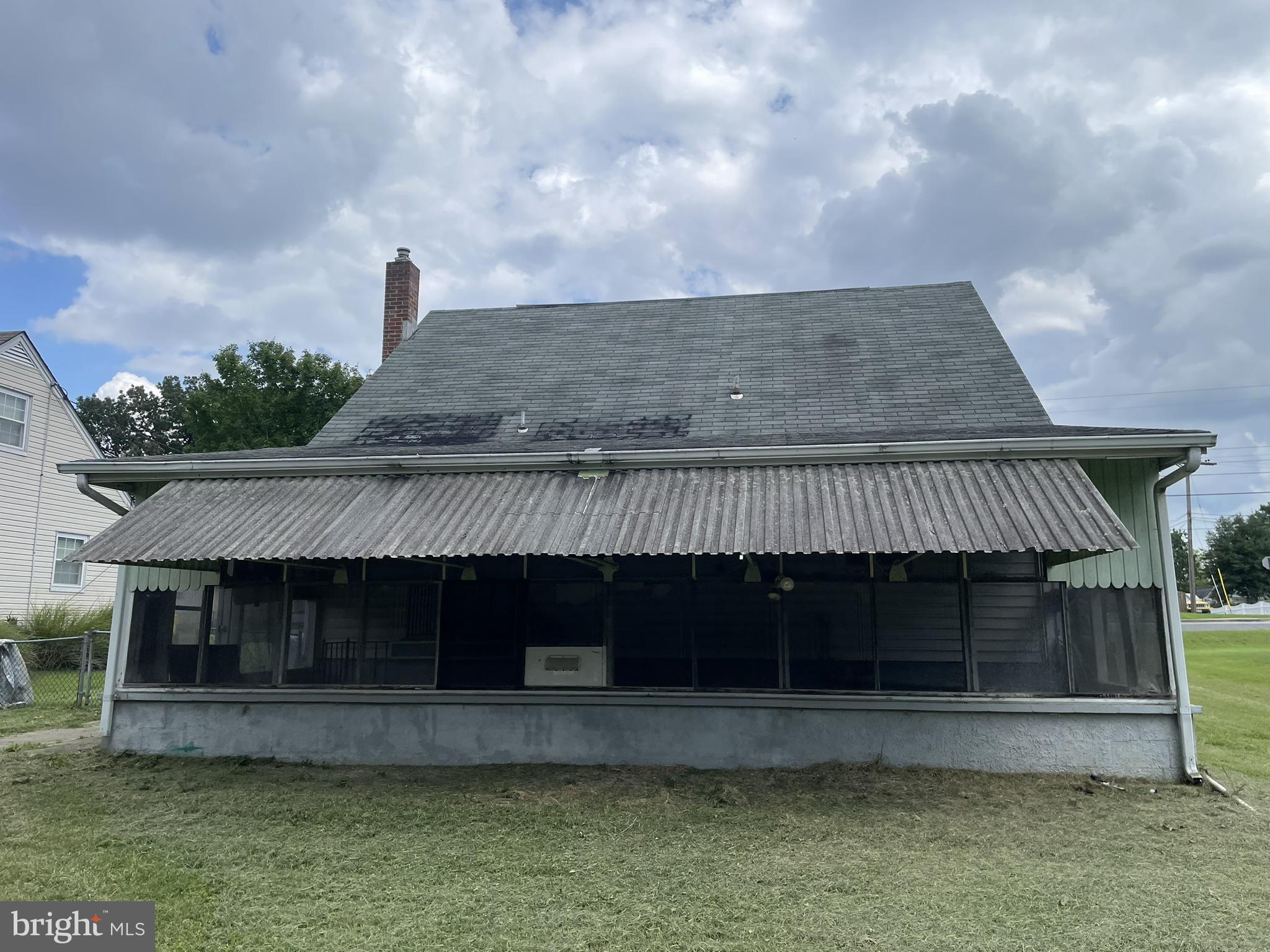 108 S LONGCROSS ROAD