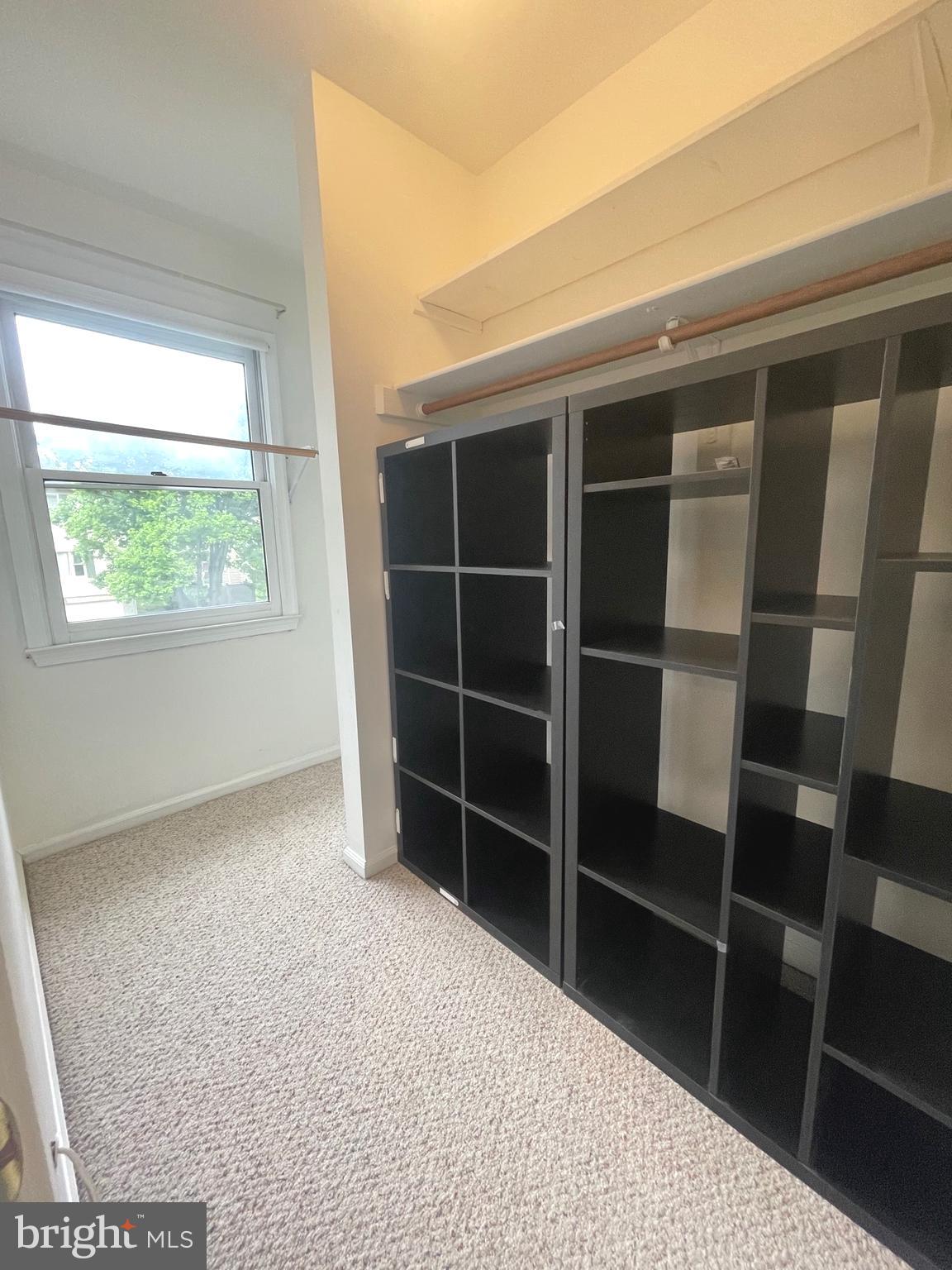 FIVE OAKS ESTATES - Residential Lease