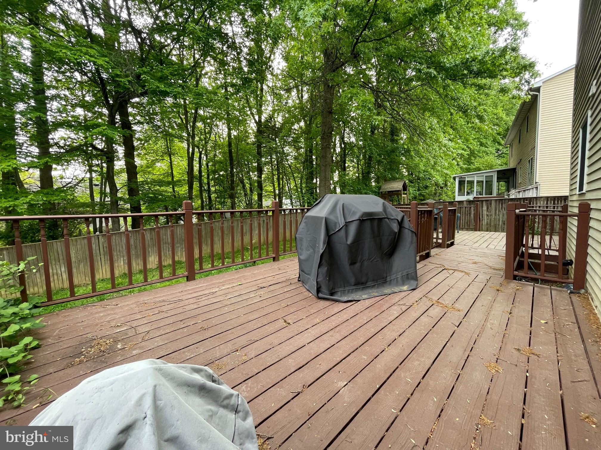 FIVE OAKS ESTATES - Residential Lease