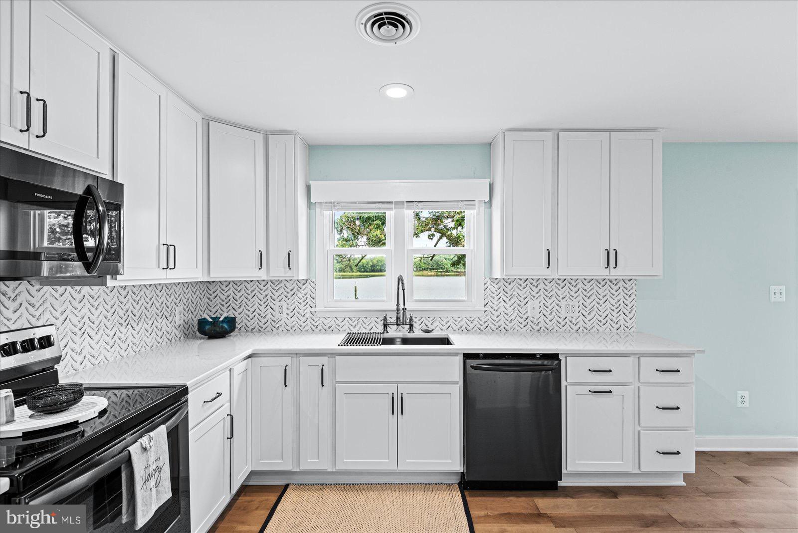 HARBOR VIEW - Residential