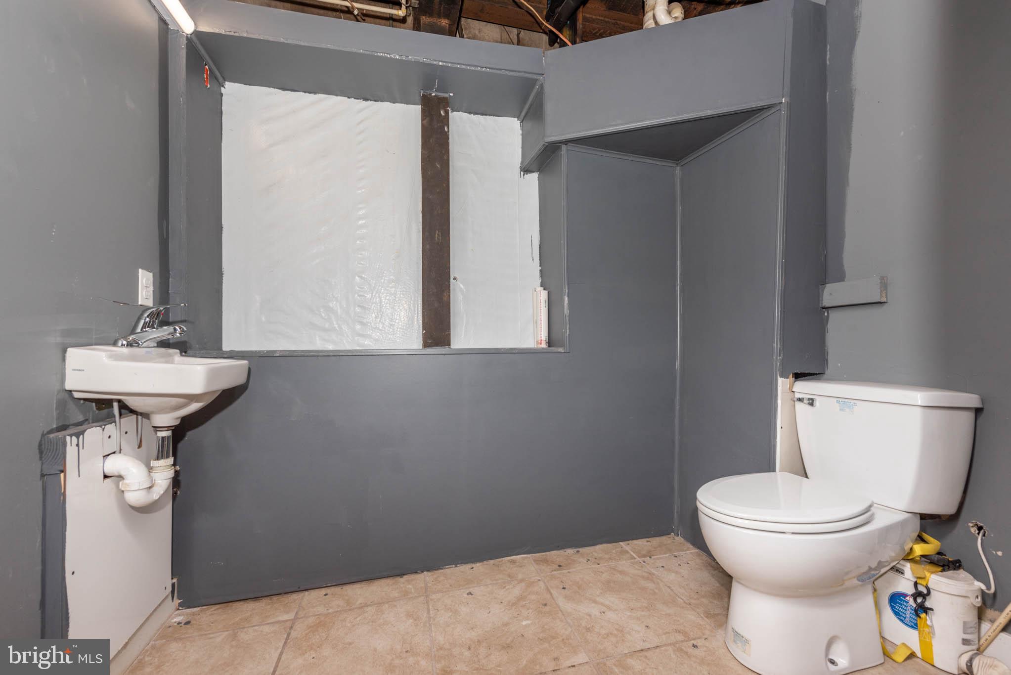 ROSEDALE - Commercial Lease