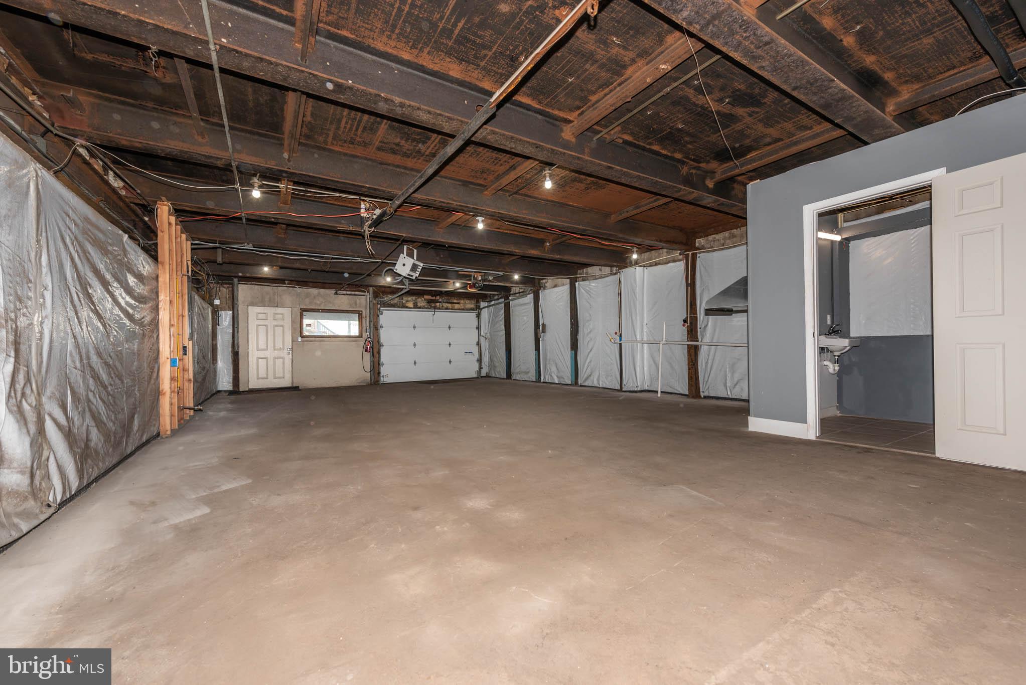 ROSEDALE - Commercial Lease