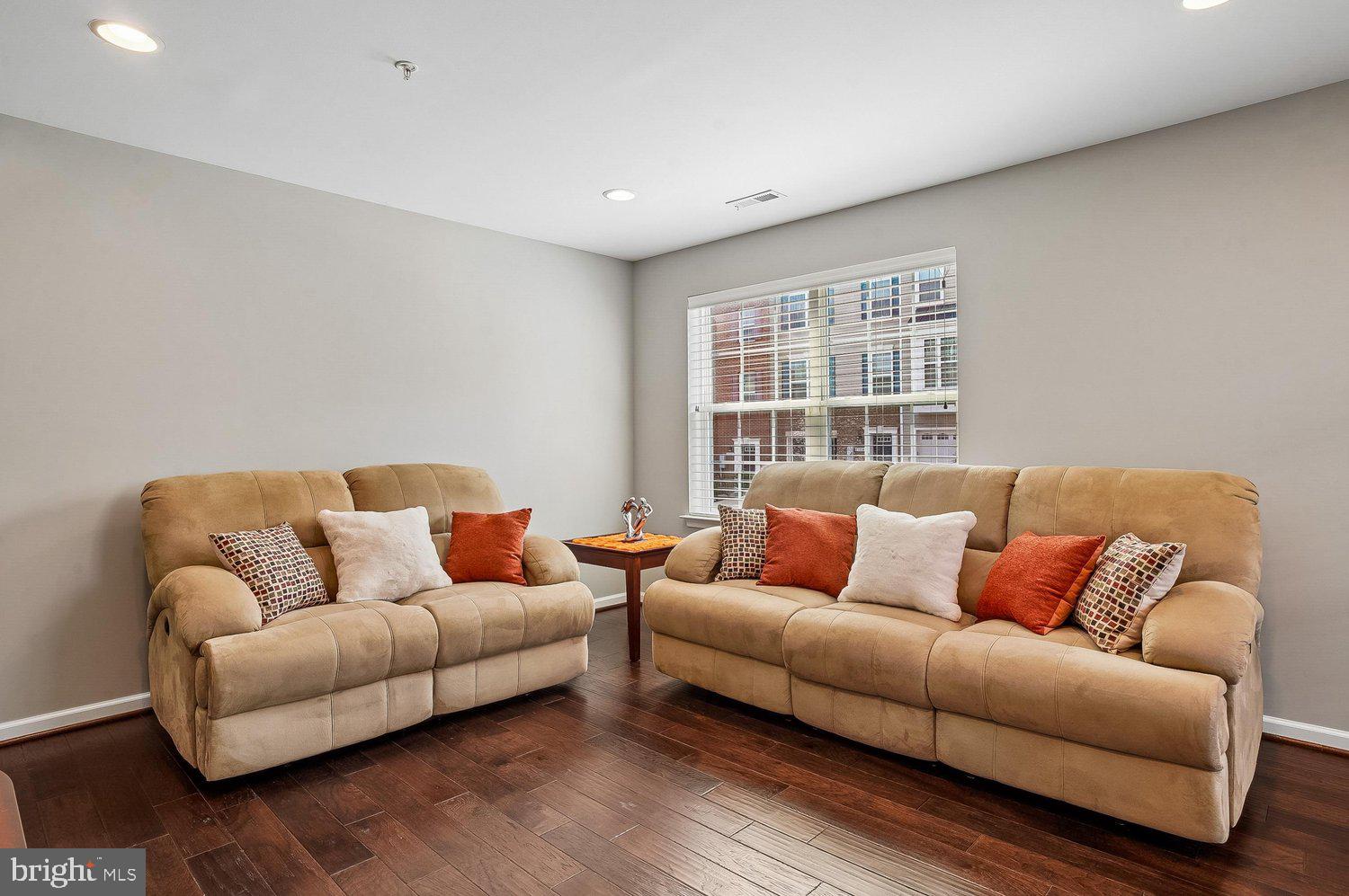 DORCHESTER VIEW - Residential