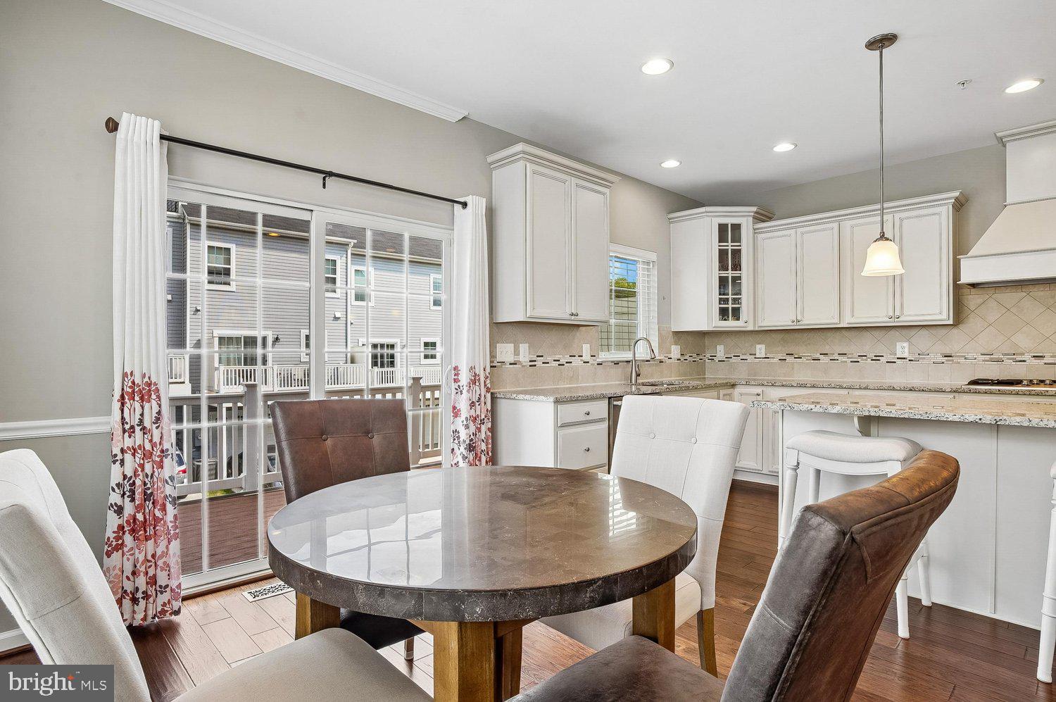 DORCHESTER VIEW - Residential