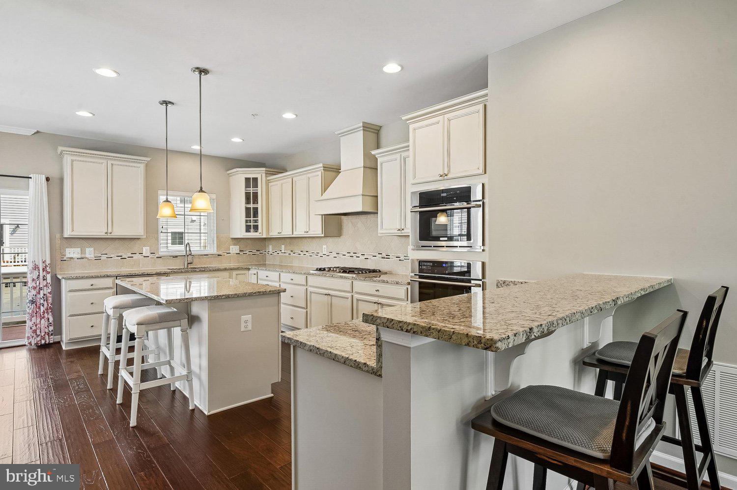 DORCHESTER VIEW - Residential