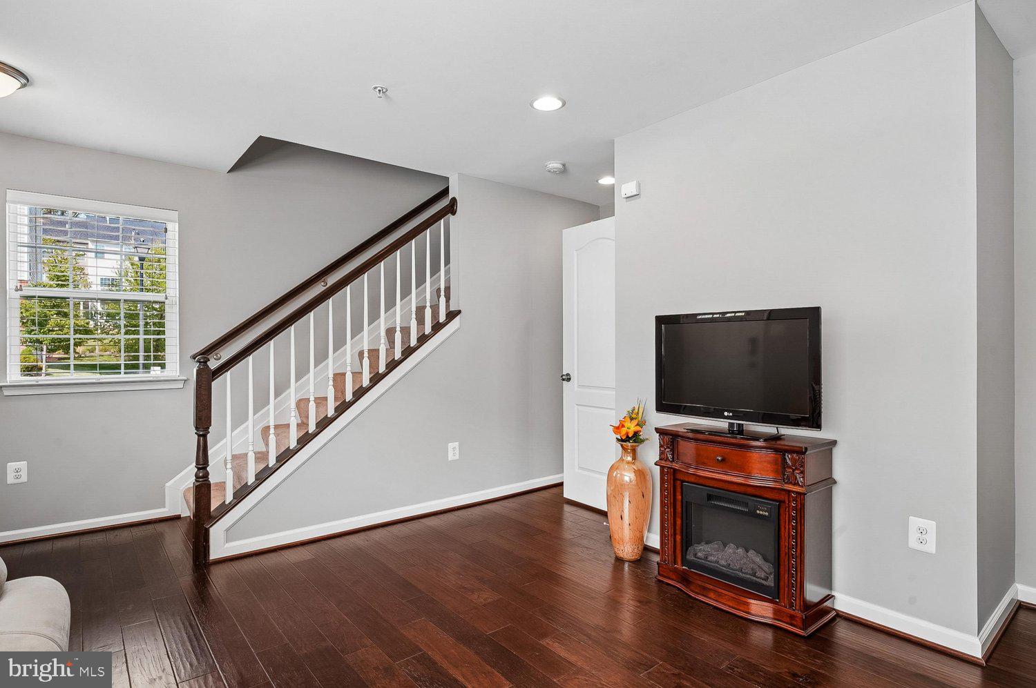 DORCHESTER VIEW - Residential