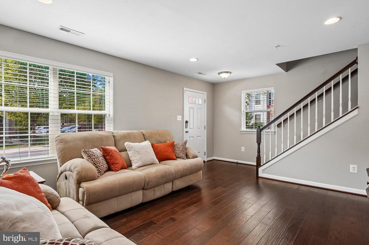 DORCHESTER VIEW - Residential