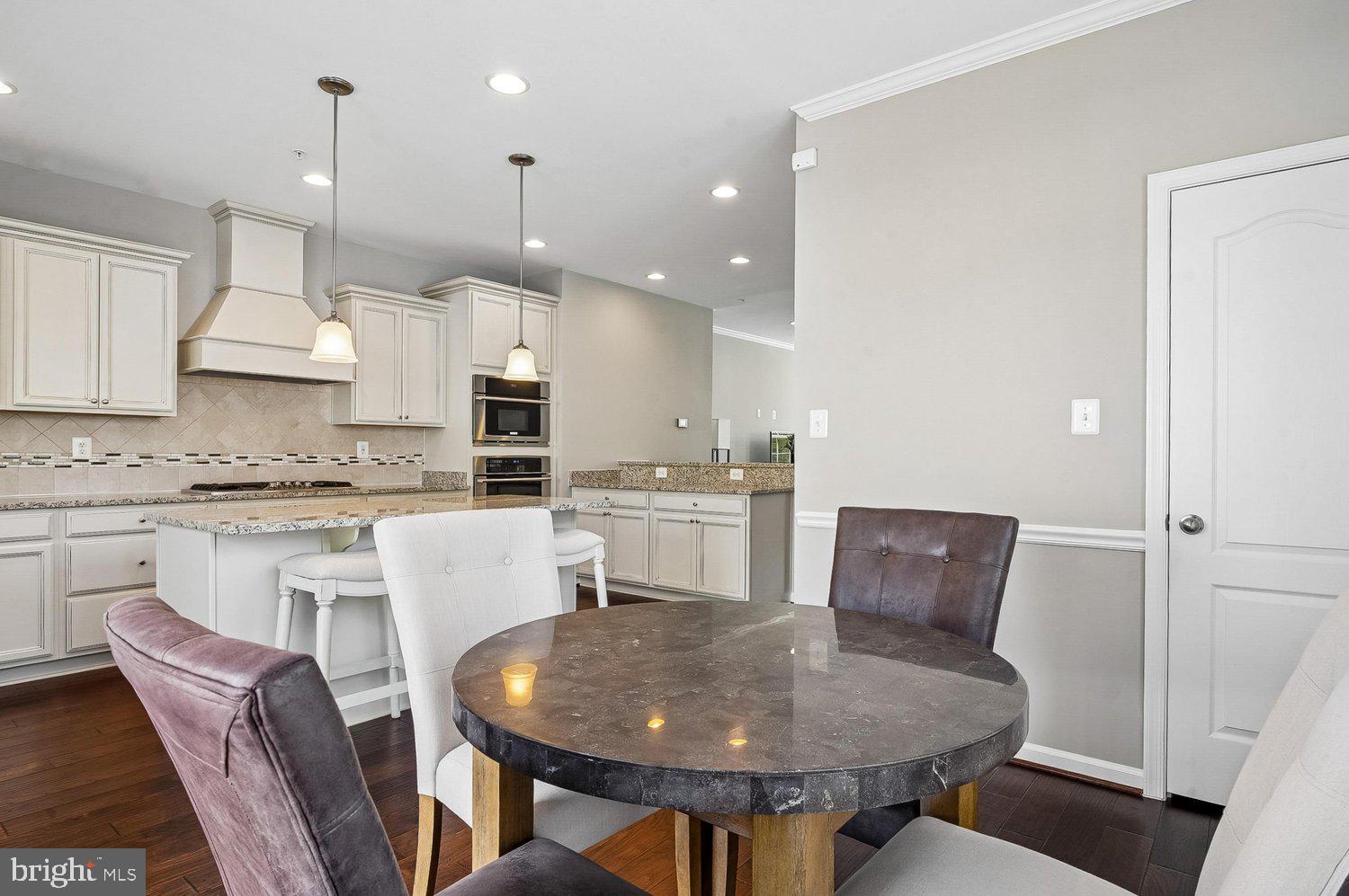 DORCHESTER VIEW - Residential