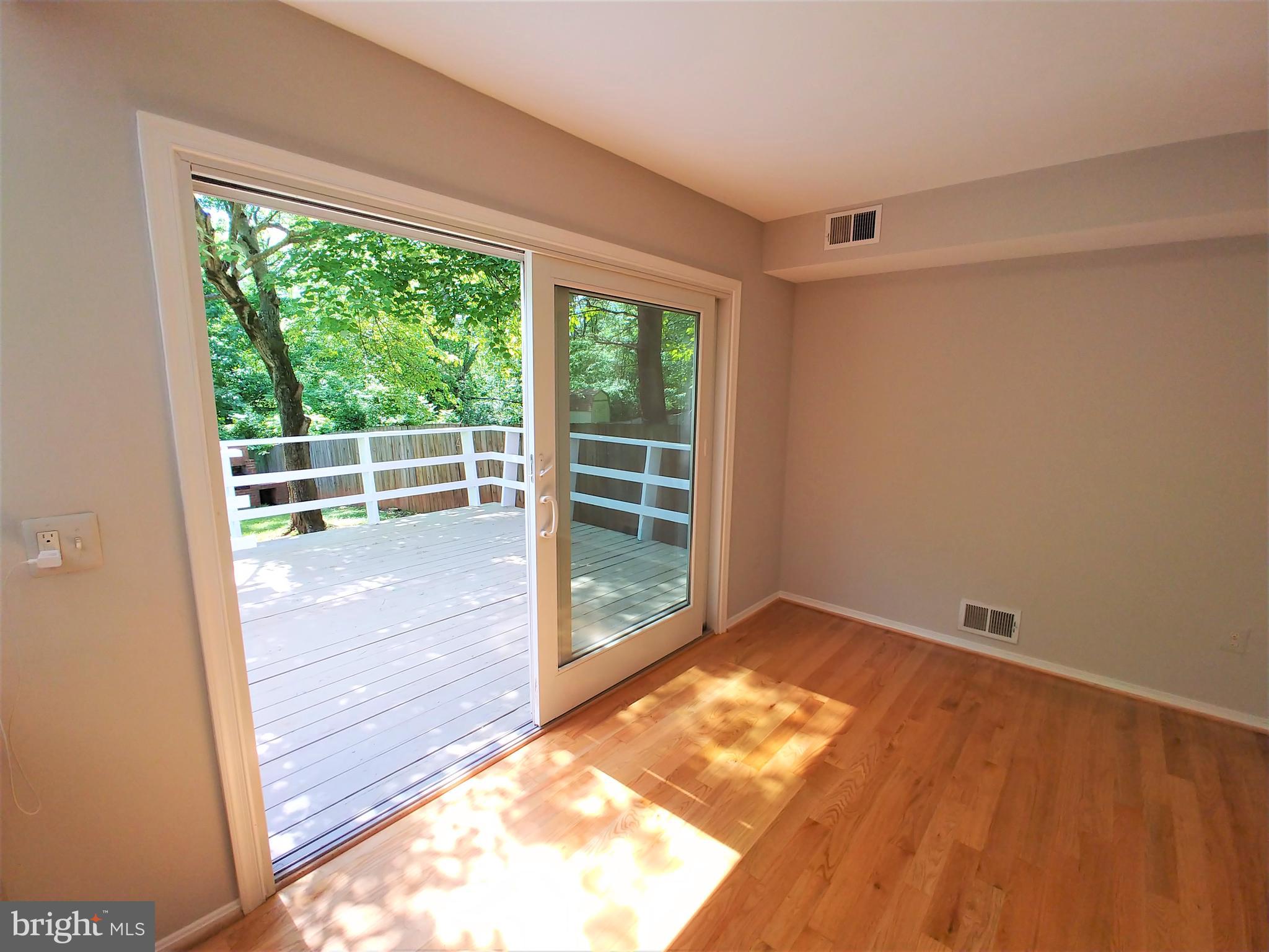 OAK TREE - Residential