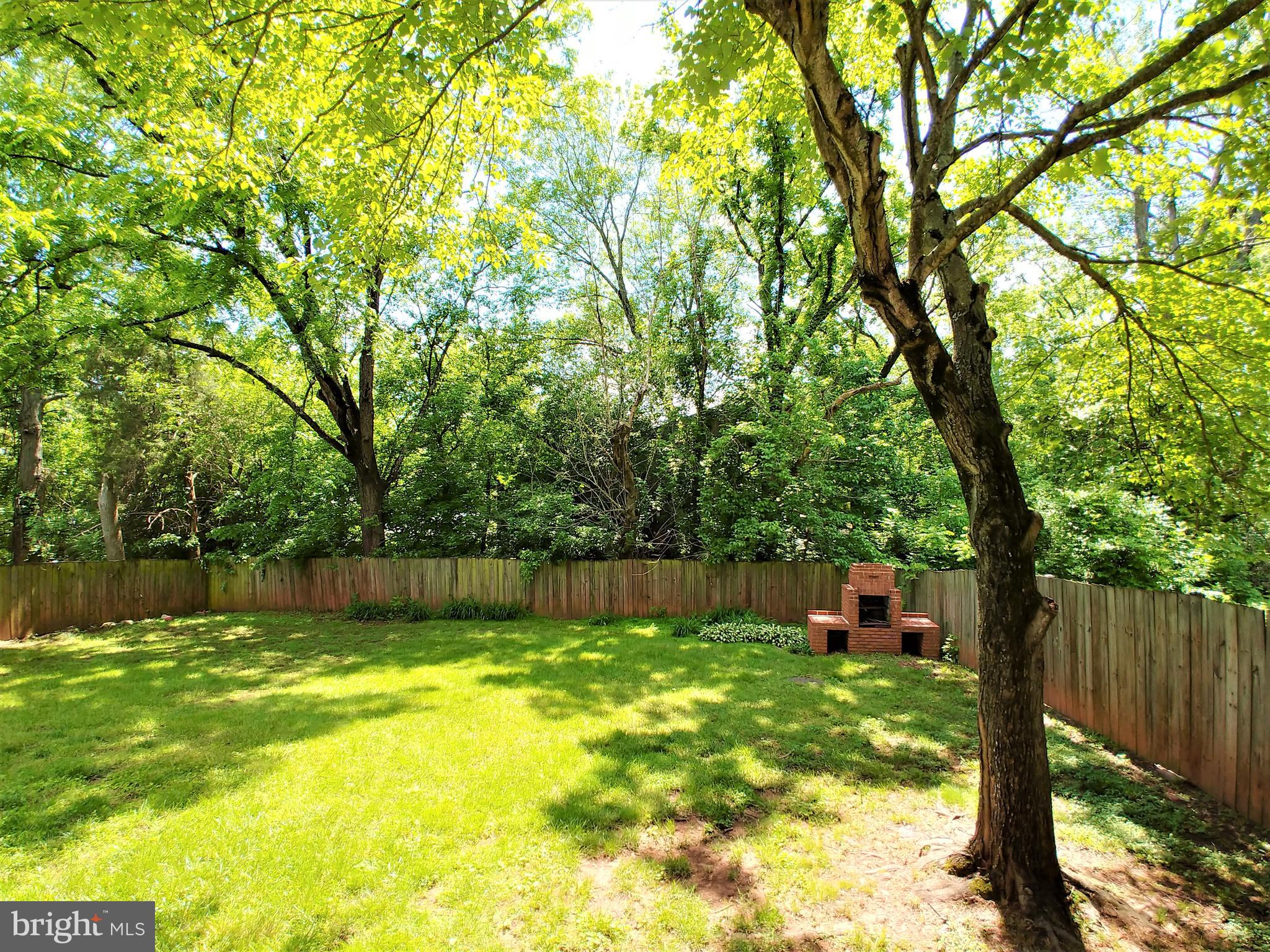 OAK TREE - Residential