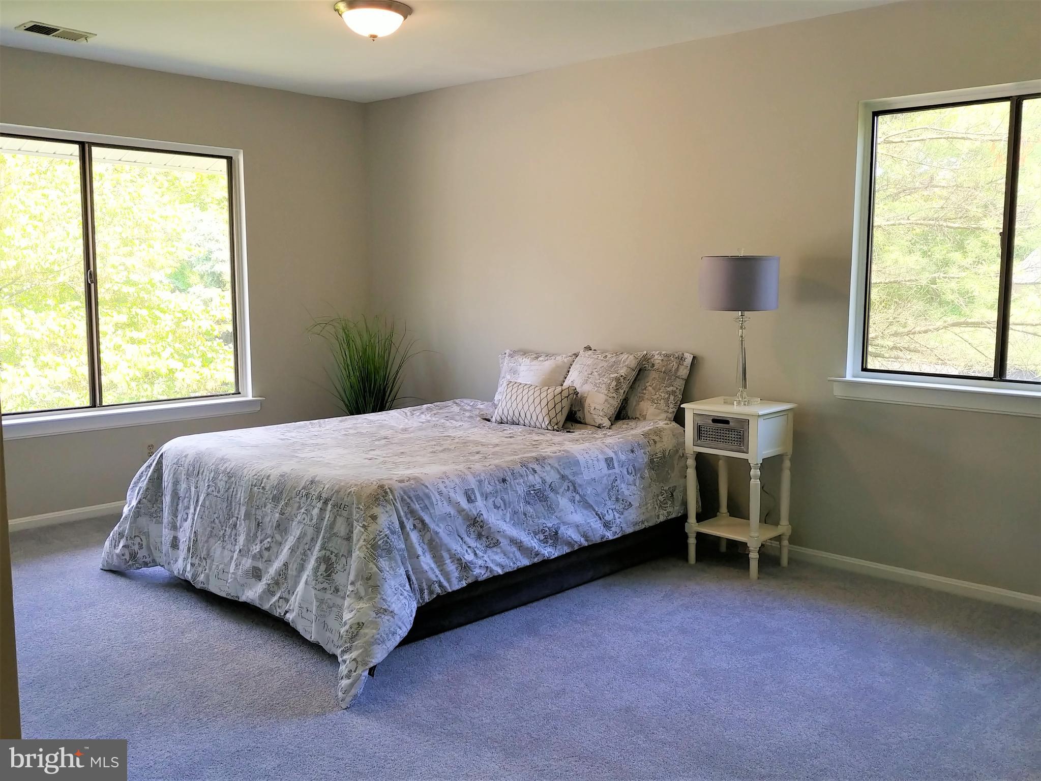 OAK TREE - Residential