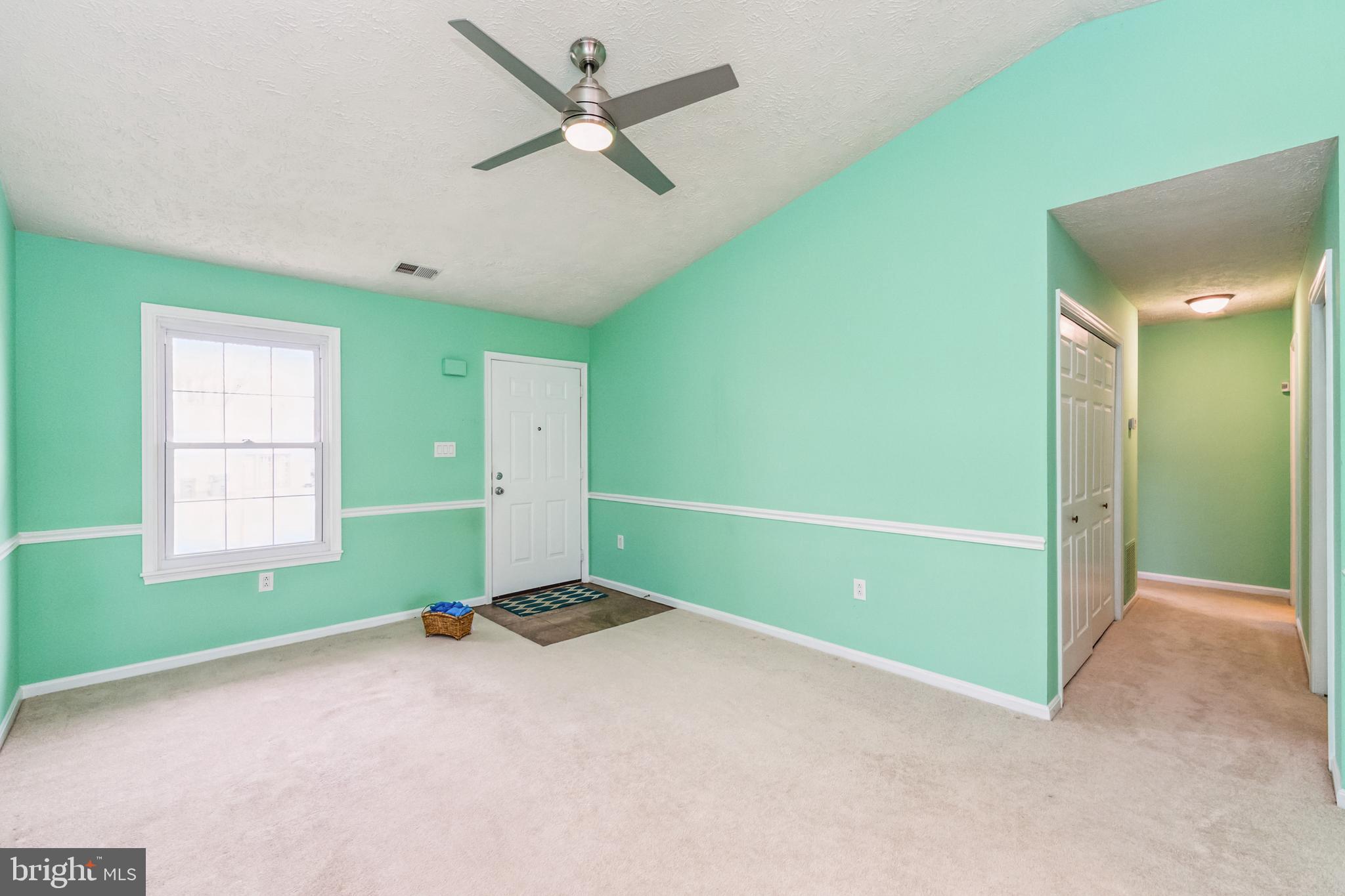 CHANTILLY FARM - Residential