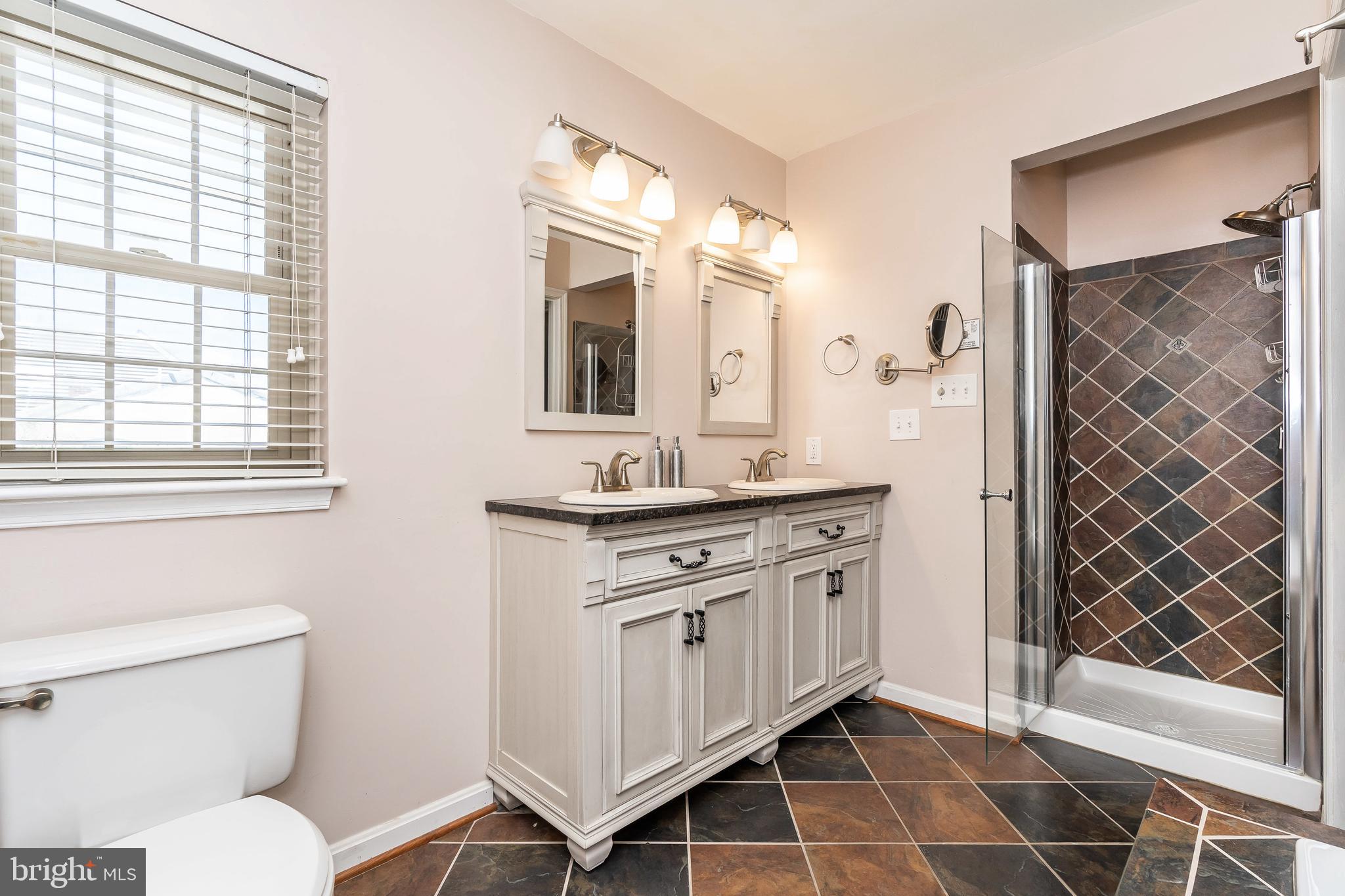 CANTON SQUARE - Residential