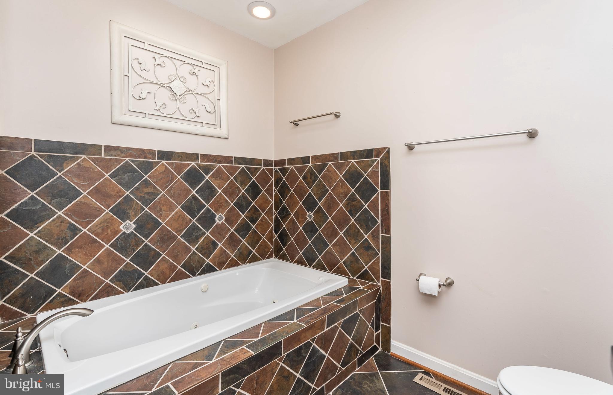 CANTON SQUARE - Residential