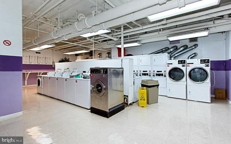 RIVER PLACE - Residential Lease